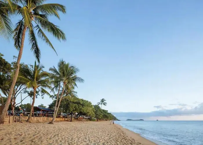 Trinity Beach Sea Breeze 3 Bedroom Apartment
